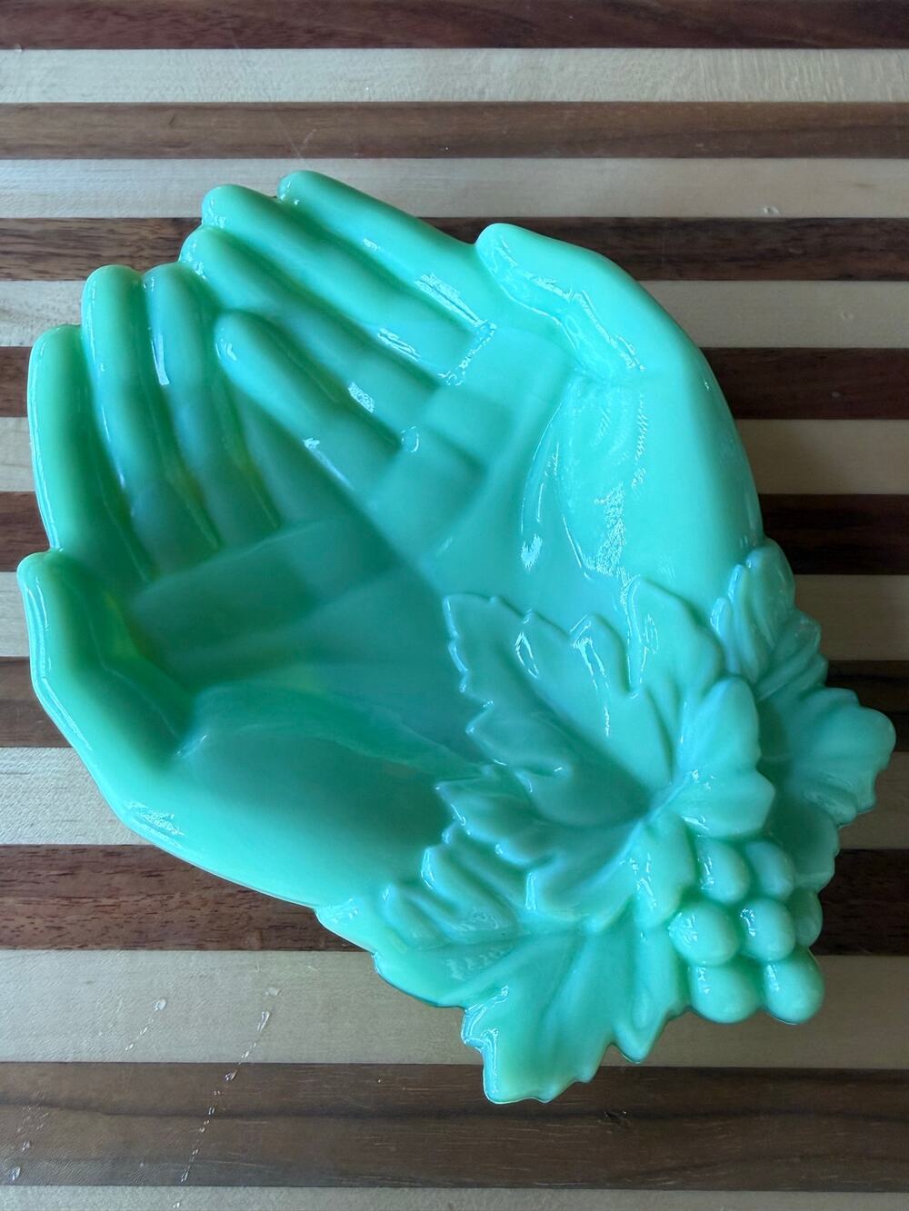 Vintage Westmoreland Jadeite Green Milk Glass Open Hands Trinket Candy Dish